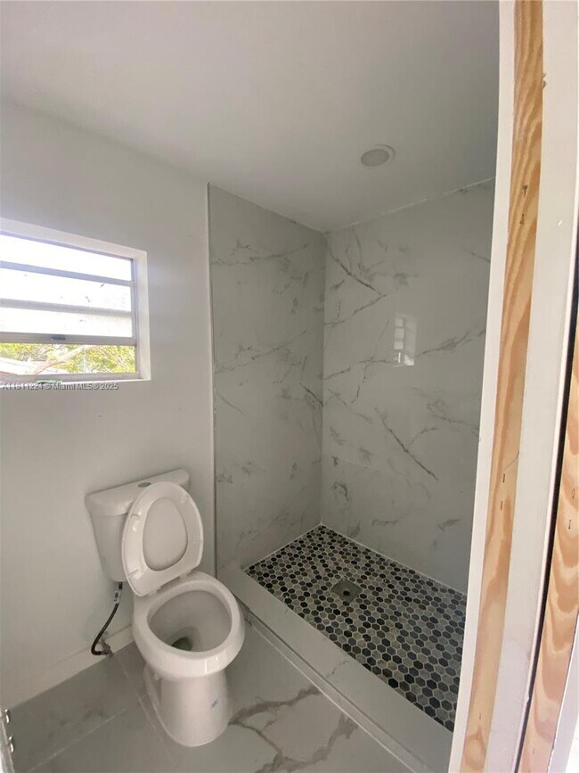 5028 NW 3rd Ave in Miami, FL - Building Photo - Building Photo