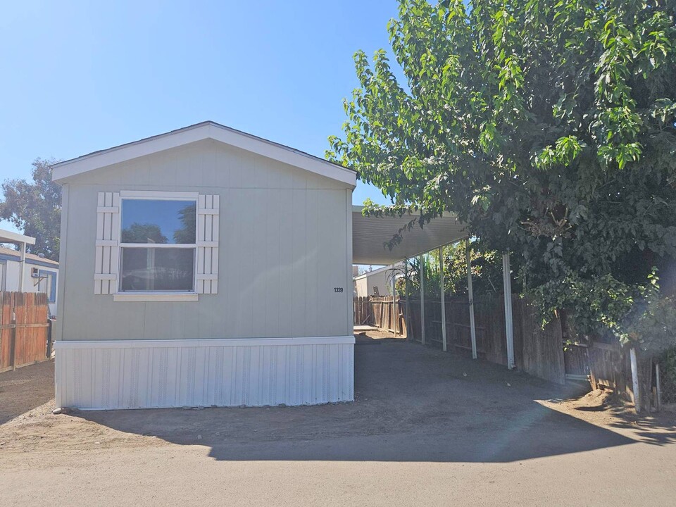 1339 Elizabeth St in Coalinga, CA - Building Photo