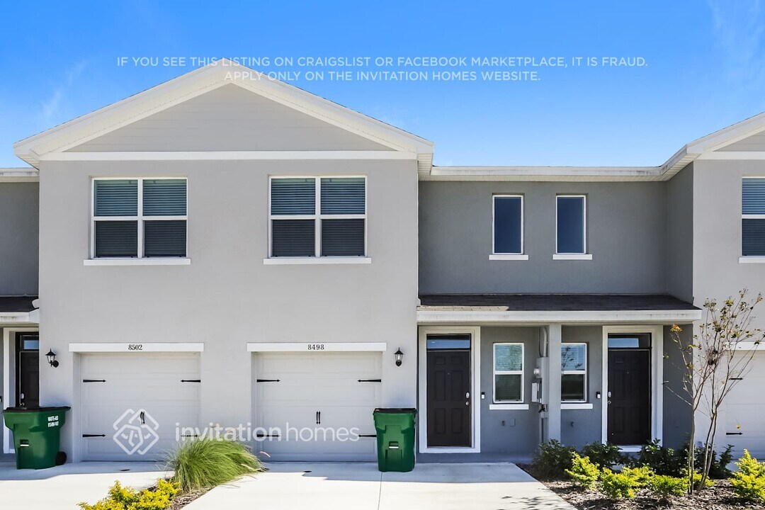 8498 Lofty Timber Wy in Wesley Chapel, FL - Building Photo
