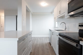 1640 Lawrence in Toronto, ON - Building Photo - Interior Photo