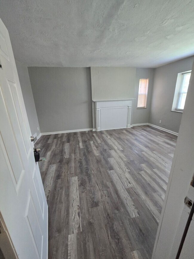 987 Lilley Ave in Columbus, OH - Building Photo - Building Photo