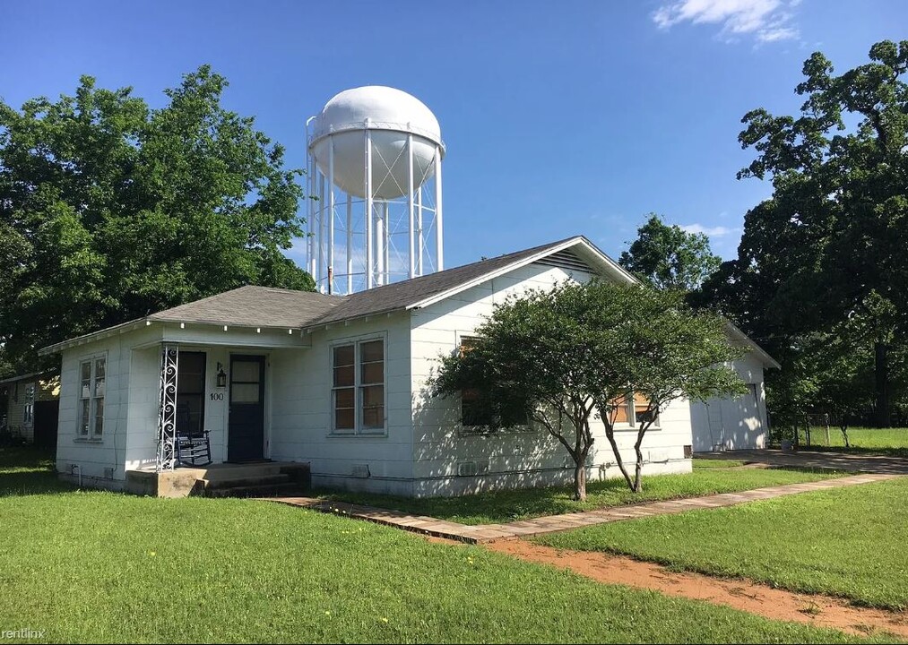 100 North Ave E in Bryan, TX - Foto de edificio