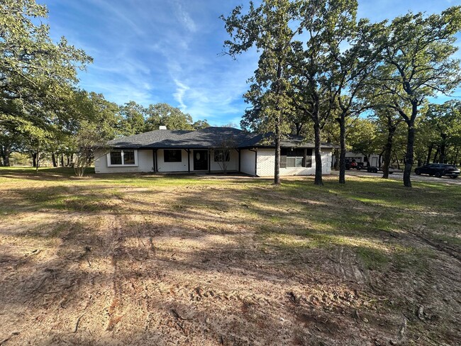 117 Greenbriar St in Weatherford, TX - Building Photo - Building Photo