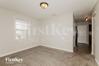 1443 Dowell St in Greenwood, IN - Foto de edificio - Building Photo