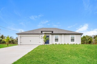 865 Youngreen Dr in Ft. Myers, FL - Building Photo