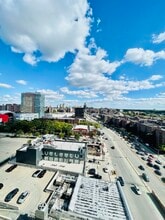 9229 Queens Blvd, Unit 17G in Rego Park, NY - Foto de edificio - Building Photo