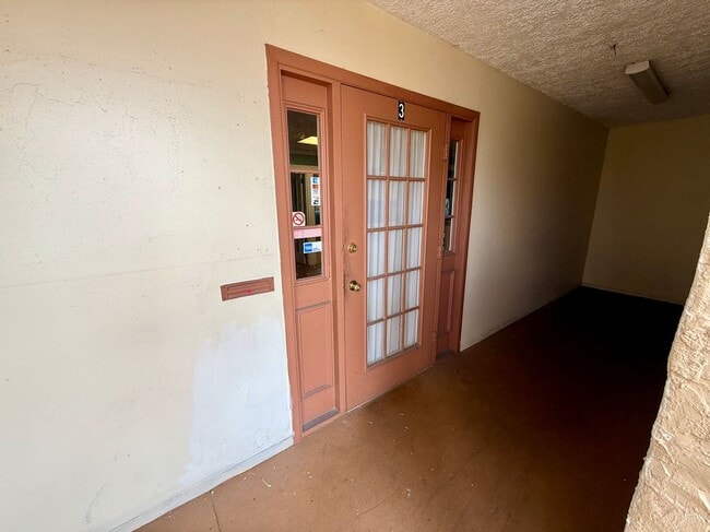 7236 State Rd 52 in Hudson, FL - Foto de edificio - Building Photo