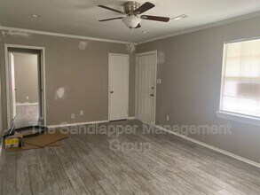 1126 Mt Batten Dr in Hanahan, SC - Building Photo - Building Photo