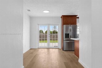 4900 SW 106th Ave in Miami, FL - Building Photo - Building Photo