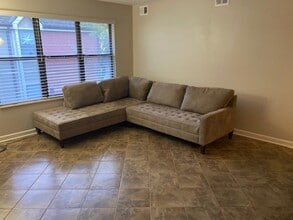 445 W 9th St, Unit 304 in Kansas City, MO - Building Photo - Building Photo