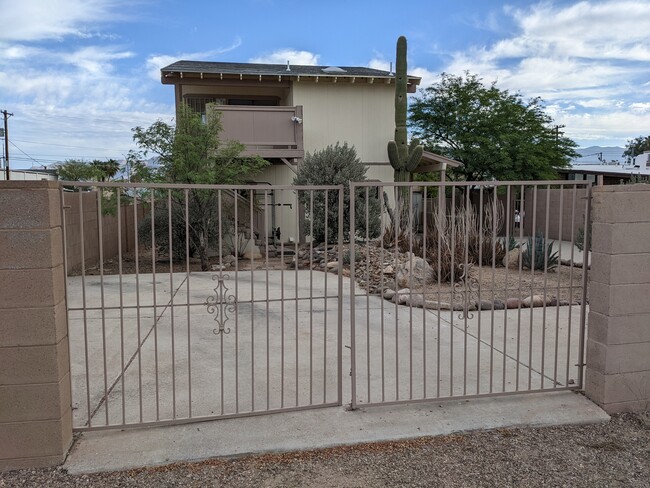 4747 E 1st St, Unit Upstairs in Tucson, AZ - Foto de edificio - Building Photo