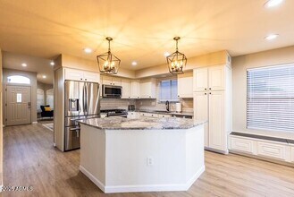 4421 E Lone Cactus Dr in Phoenix, AZ - Building Photo - Building Photo