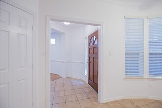 5413 Kiam St in Houston, TX - Foto de edificio - Building Photo
