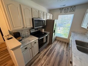 335 Houston Creek Dr in Paris, KY - Building Photo - Building Photo