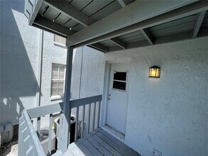 4902 W Gandy Blvd in Tampa, FL - Building Photo - Building Photo