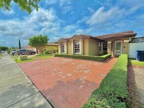 13735 SW 157th St in Miami, FL - Building Photo - Building Photo