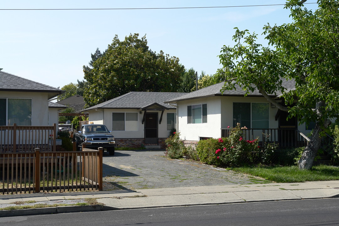 883-887 Oak Ave in Redwood City, CA - Building Photo