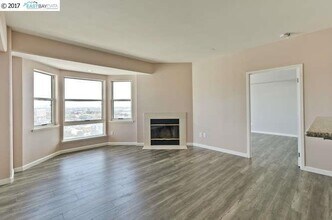 988 Franklin St, Unit PRP 1604 in Oakland, CA - Building Photo - Building Photo
