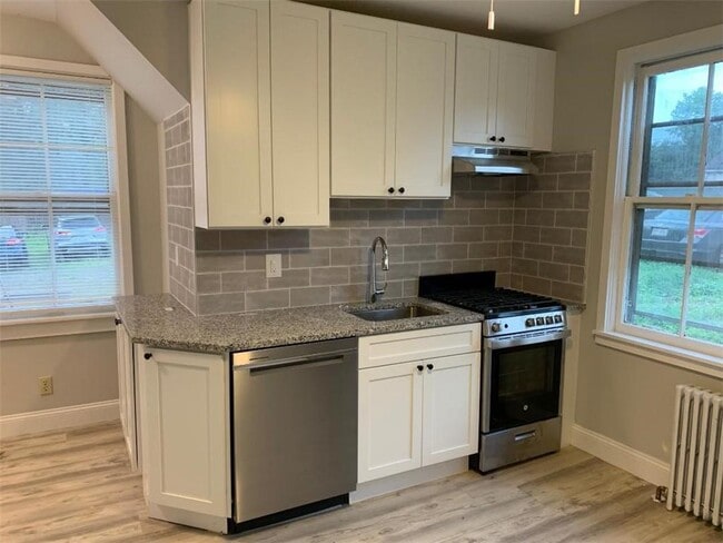 730 W Nyack Rd-Unit -1st floor in West Nyack, NY - Building Photo - Building Photo