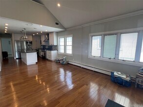 67 Rochester Ave in East Atlantic Beach, NY - Building Photo - Building Photo