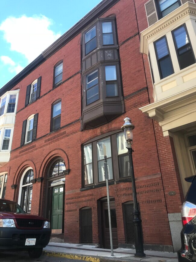 29 Winthrop St, Unit Apt #1