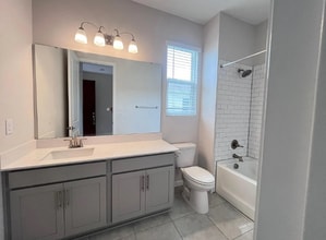 10208 Spring Lake Dr in Clermont, FL - Foto de edificio - Building Photo
