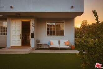 501 S Gretna Green Way in Los Angeles, CA - Building Photo - Building Photo