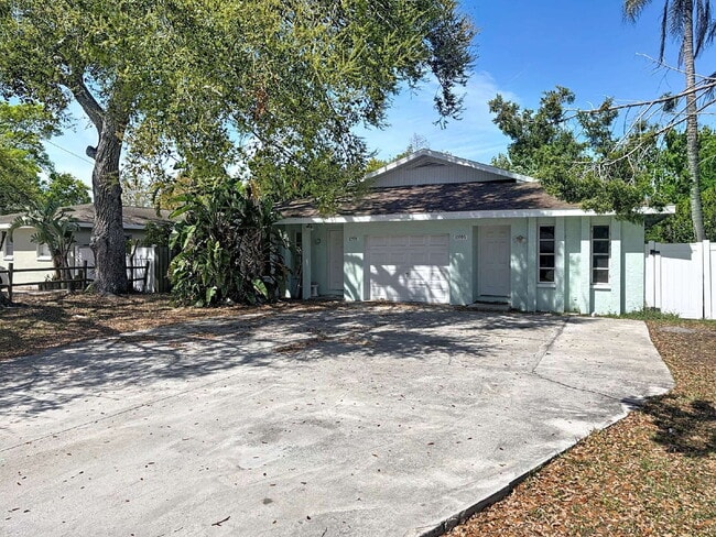 10597 101st Ave in Seminole, FL - Building Photo - Building Photo