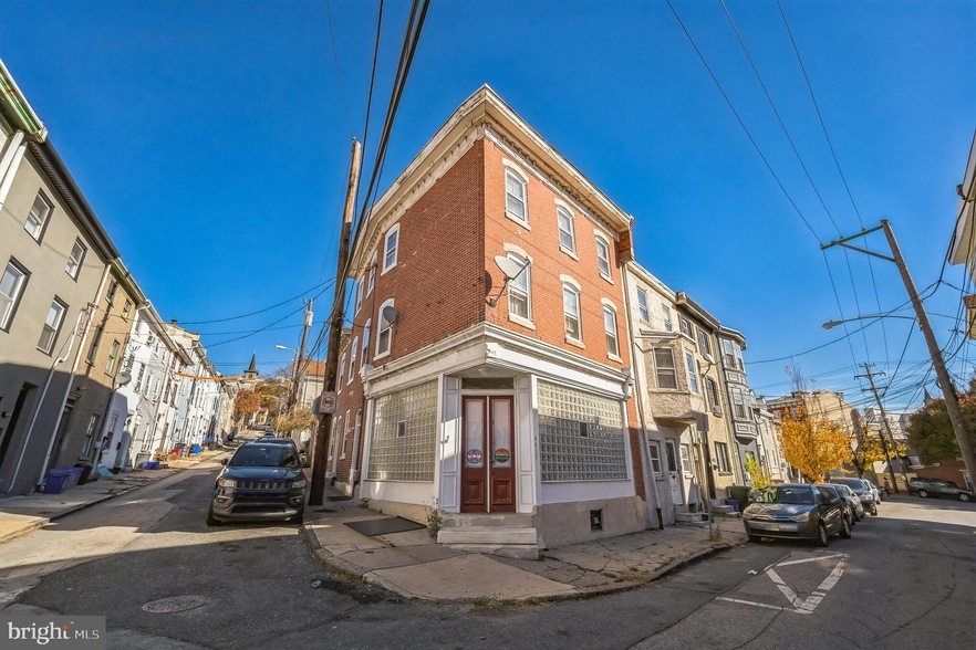 4417 Baker St, Unit 3 in Philadelphia, PA - Building Photo