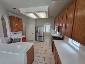 2111 Emerald Cove Dr in League City, TX - Building Photo - Building Photo