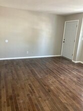 421B Virginia Ave in Jersey City, NJ - Building Photo - Building Photo