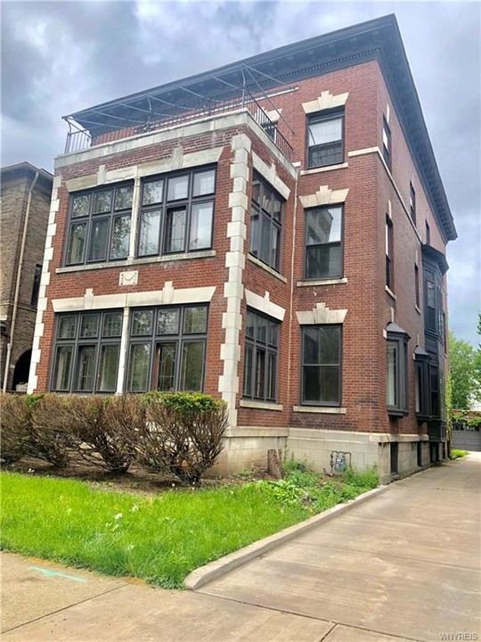 192 Bidwell Pkwy in Buffalo, NY - Building Photo