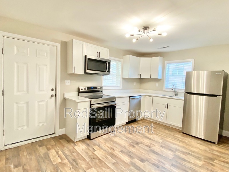 1010 36th St in Newport News, VA - Building Photo