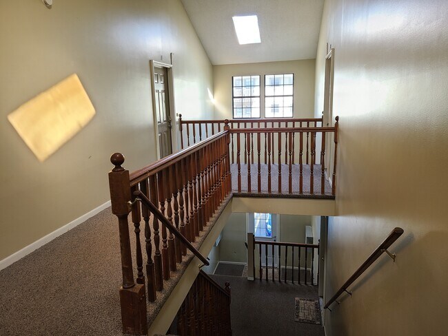 Randall Court Apartments in Gladstone, MO - Foto de edificio - Building Photo