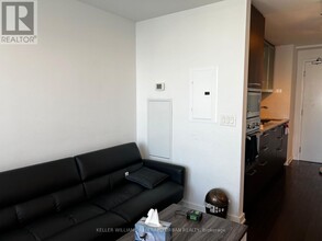 14-5614 York St in Toronto, ON - Building Photo - Building Photo