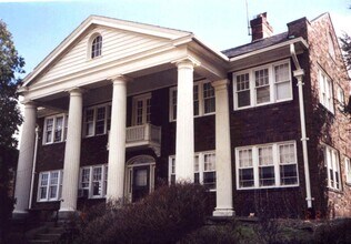 6532 Wilkins Ave, Unit A3 in Pittsburgh, PA - Foto de edificio - Building Photo