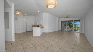 10130 Colonial Country Club Blvd in Ft. Myers, FL - Foto de edificio - Building Photo