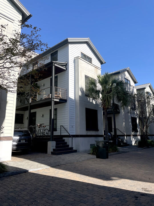 10 Brewster Ct in Charleston, SC - Foto de edificio