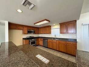 7526 N Laurel Canyon Blvd in North Hollywood, CA - Building Photo - Building Photo