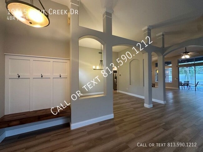 19145 Dove Creek Dr in Tampa, FL - Building Photo - Building Photo