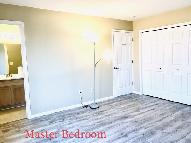 4333 Woodstream Dr in Ypsilanti, MI - Building Photo - Building Photo