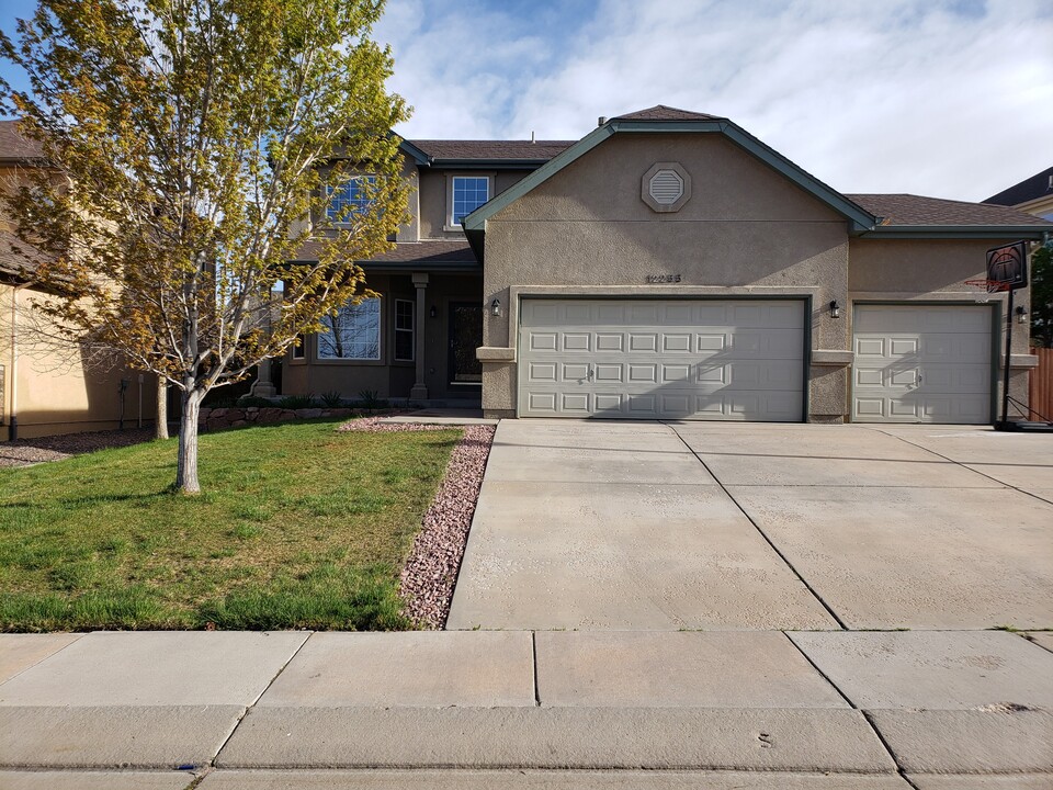 12255 Angelina Dr in Peyton, CO - Building Photo