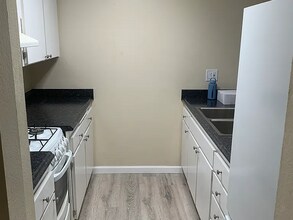 1625 Hotel Cir S, Unit 210 in San Diego, CA - Building Photo - Building Photo