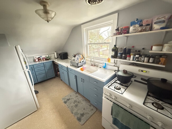 9532 Cape View Ave in Norfolk, VA - Building Photo - Building Photo