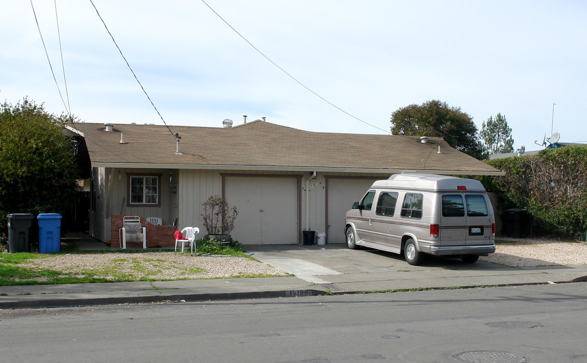 1519 Beachwood Dr in Santa Rosa, CA - Foto de edificio