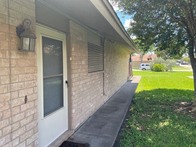 4916 Delwood St in Corpus Christi, TX - Building Photo - Building Photo