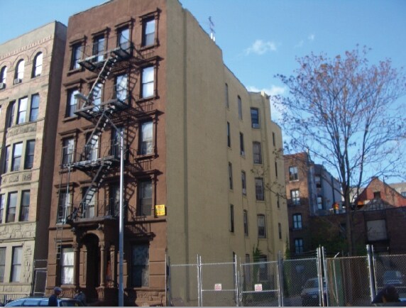 315 W 121st St in New York, NY - Building Photo - Building Photo