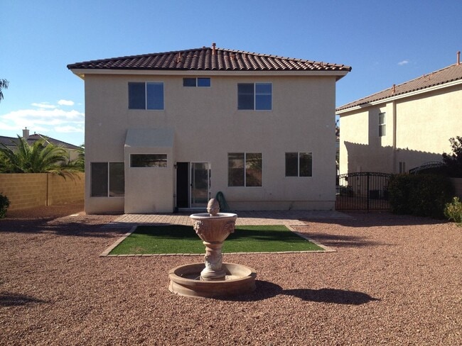 10956 Royal Highlands St in Las Vegas, NV - Foto de edificio - Building Photo