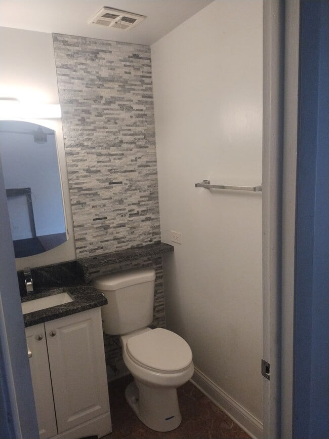 5515 S Cornell Ave in Chicago, IL - Building Photo - Building Photo