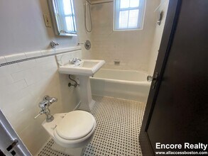 119 College Ave, Unit 24 in Somerville, MA - Building Photo - Building Photo